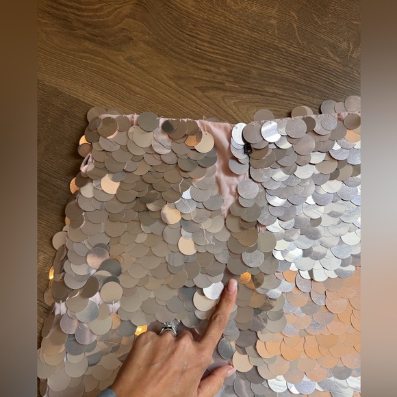 Alice + Olivia sequence skirt - Picture 5 of 8